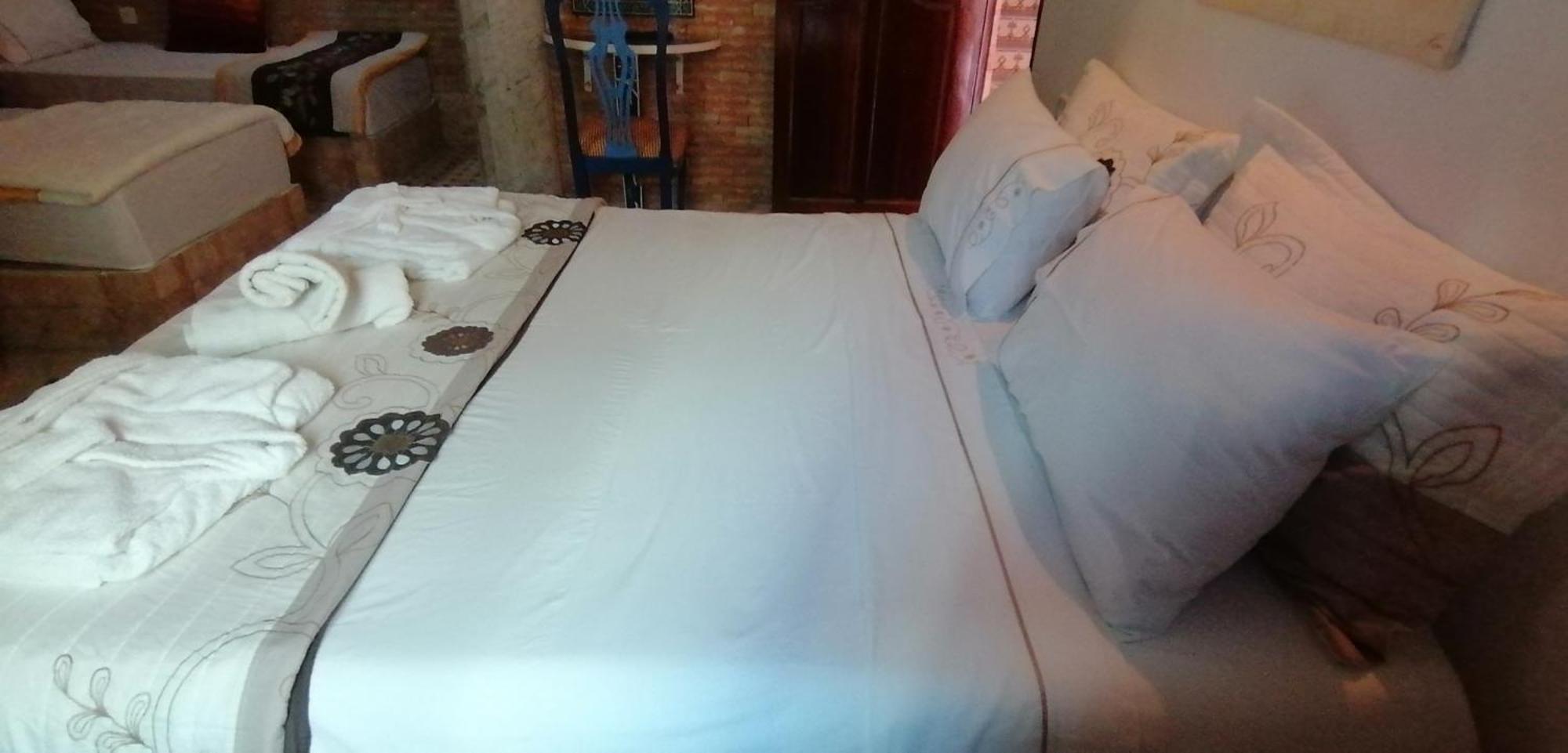 Pasta Plaza Hotel Asilah Phòng bức ảnh